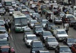 شلل مروري بصلاح سالم بعد حدوث هبوط أرضى أسفل كوبري الفنجري