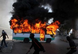 مجهولون يشعلون النار في أتوبيس نقل عام بإلقاء زجاجات “مولوتوف” بالإسكندرية