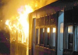 مجهولون يضرمون النيران في عربة “ترام” بالإسكندرية دون إصابات