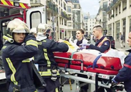 وفاة شرطية وإصابة آخر في إطلاق النار قرب باريس