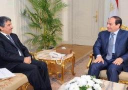 أمير الكويت يقبل دعوة مصر لحضور قمة المؤتمر الاقتصادى بشرم الشيخ