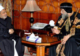 شيخ الأزهر والمفتي يزوران الكاتدرائية لتقديم العزاء في ضحايا الإرهاب الغادر