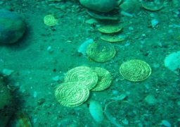 العثور على كنز عملات ذهبية بقاع البحر المتوسط يعود لعصر الخلافة الفاطمية