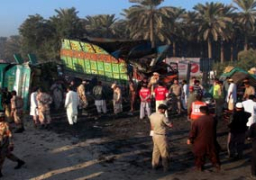 مقتل واصابة 39 شخصا فى هجوم على حافلة وشاحنة ببنجلاديش