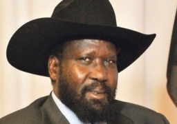 سلفاكير ومشار يوقعان اتفاقا لتقاسم السلطة بجنوب السودان