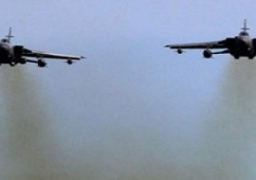 قاعدة القرضابية الجوية بمدينة سرت تتعرض لقصف جوي