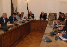 محافظ الجيزة لرؤساء الأحياء : 15يوم لعرض تقرير شامل عن حالة النظافة بكل حى