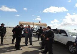 محافظ مطروح ومدير الأمن يتابعان منفذ السلوم البري علي مدار الساعة