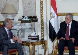 محلب يبحث مع رئيس “تيرا صولا” العالمية توليد “طاقة شمسية” باستثمارات 3.5 مليار دولار