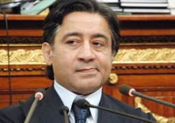 وقفة احتجاجية اعتراضا على ترشح “عز” للبرلمان