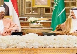 العاهل السعودي والبشير يبحثان تعزيز التعاون ومستجدات الأحداث الإقليمية والدولية