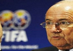 بلاتر يؤيد خصم نقاط من المتورطين في العنصرية في كرة القدم