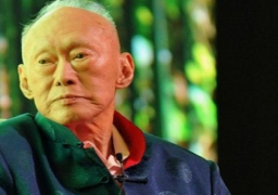 توافد الحشود لإلقاء النظرة الأخيرة على مؤسس سنغافورة الحديثة