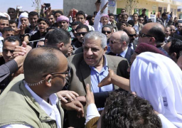 رئيس الوزراء يتفقد مركز الطوارئ بمنفذ السلوم البري