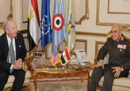 صدقي صبحي يستقبل رئيس لجنة الدفاع بالكونجرس الأمريكي ويناقشان الحرب على الإرهاب