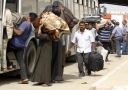 عودة 285 مصرياً من ليبيا واستمرار الجسر الجوي