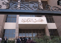 الإدارية العليا تقضي بإحالة الموظفين العموميين المعتصمين أو المضربين عن العمل إلى المعاش