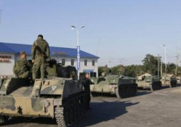 الجيش الأوكراني والمتمردون يتبادلون الاتهامات بتصعيد الهجمات