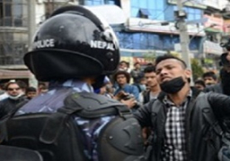 المئات يغلقون الطرق في نيبال للتظاهر ضد تباطؤ وتيرة وصول المساعدات