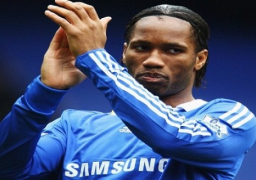 دروجبا يعلن استمراره في الملاعب لموسم آخر