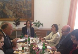 شكري يبحث مع رئيس وزراء التشيك العلاقات الثنائية والأوضاع غير المستقرة بالشرق الأوسط