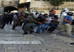 عشرات المستوطنين يقتحمون المسجد الأقصى