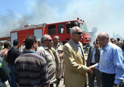 محافظ الغربية يتفقد الحريق الذى نشب بأحد مصانع الخل