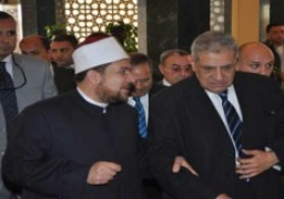 محلب يدعو حفظة القرآن إلى تدبر تعاليم الدين السمحة