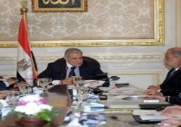 محلب يترأس اجتماع الحكومة لمناقشة تعديلات قوانين الانتخابات