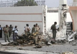 مقتل 10 في هجوم بسيارة ملغومة على مطعم بالصومال