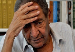 موكب عزاء “الأبنودي” يتوجه لمسجد الهيئة لأداء صلاتي العشاء والجنازة