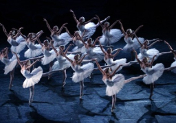 “باليه موسكو” تقدم “كسارة البندق” بدار الأوبرا