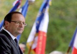 أولاند بكوبا في أول زيارة رسمية لرئيس فرنسي