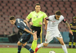 ثنائية ميرتنز تبقي على أمل نابولي في التأهل لدوري الأبطال