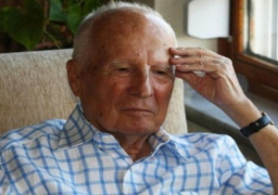 وفاة الرئيس التركي الأسبق كنعان إيفرين الذي قاد انقلاب 1980