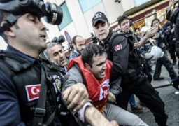 اشتباكات باسطنبول وسيارة ملغمة تستهدف غازي عنتاب