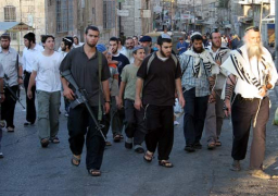 مستوطنون متطرفون يقتحمون “الأقصى” بحراسة الاحتلال واعتقالات جديدة بالقدس