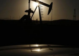 النفط يواصل الهبوط مع ارتفاع المخزونات الأمريكية والصادرات السعودية