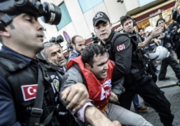 الشرطة التركية تعتقل 20 شخصا فى اسطنبول