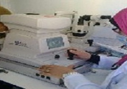 تطلق محافظة الاسكندرية بالتعاون مع مديرية الصحة قوافل طبيه تستهدف المناطق التي تعاني من نقص الخدمات الصحية في اطار حرص محافظة الاسكندريه على الاهتمام بصحة المواطنين، . وتبدأ القافله الاولى (منطقة خورشيد) يومي الجمعه والسبت 8 و9 مايو من الساعه التاسعه صباحا وحتى الرابعه عصرا، ستقوم القافله بالكشف على المواطنين في التخصصات التاليه “باطنه – جلديه – عظام – نساء – اسنان – تنظيم اسره – جراحه – عيون – انف واذن ” ، بالاضافة الى الخدمات المعاونه (تحاليل – اشعه – ندوات ثقافيه ) ورعايه طارئة بتوفير سيارة اسعاف. وسيتم تشكيل لجنه ثلاثية لاصدار قرارات العلاج على نفقة الدولة، ويشارك في القافلة شركة فاركو وشركة ممفيس لتوفير الادوية لدعم القوافل، كما تشارك جمعية القاهرة لتنظيم الاسره والتنميه وشبكة تثقيف الاقران الوطنية للمشاركة في حملة التوعيه المصاحبه للقافلة.