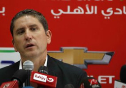 الأهلى يقيل الإسبانى جاريدو..ويفاضل بين البدرى وزيزو ومبروك