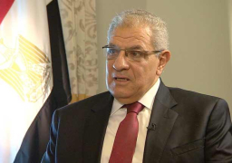 محلب لممثلى العاملين المعترضين على قانون الخدمة المدنية :”محدش هيقدر يفرقنا”