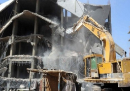 حملات لإزالة التعديات على الأراضي الزراعية بمحافظتي قنا وشمال سيناء