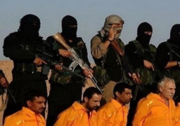 المرصد السوري: “داعش” يعدم 20 رجلاً رمياً بالرصاص في مدينة “تدمر” الأثرية