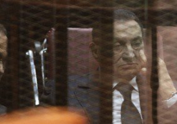 مصدر أمني ينفي نقل مبارك إلى طرة.. ويؤكد إيداع علاء وجمال فقط بالسجن