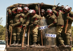 مقتل 20 شرطيًا كينيًا فى كمين .. وترجيحات بمسئولية حركة الشباب الصومالية