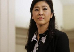 منع رئيسة وزراء تايلاند السابقة من السفر للخارج في بداية محاكمتها