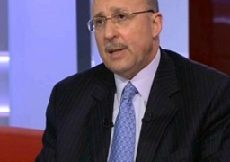 وزير الصحة يزور المسعف المصاب بالحادث الإرهابي بشمال سيناء بمعهد ناصر