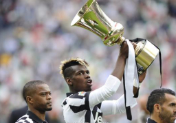 يوفنتوس يهزم نابولي في ليلة التتويج بالدوري الإيطالي