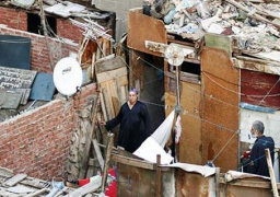 محلب يعقد اجتماعًا لمناقشة تطوير الأحياء الشعبية والبدء بـ”الدرب الاحمر والجمالية والسيدة زينب”